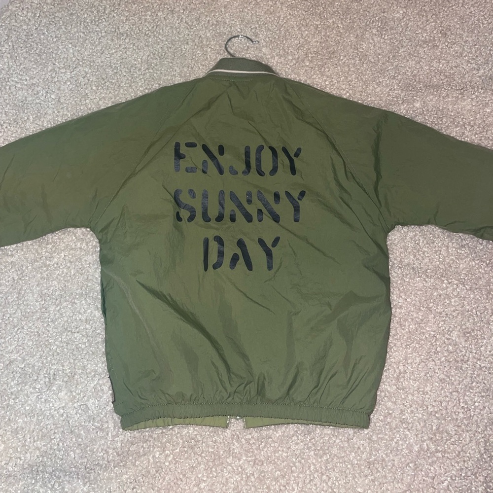 Reversible bomber jacket